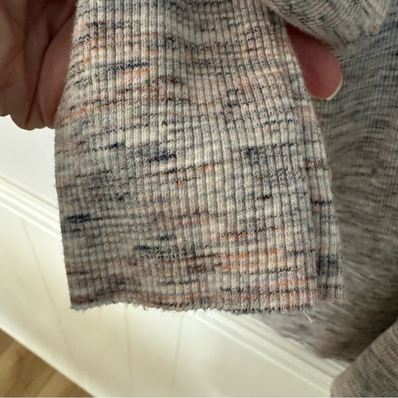 We The Free Women’s Long Sleeve Cowl Neck Gray Multicolored Ribbed Tunic Sz S GU - Picture 6 of 8